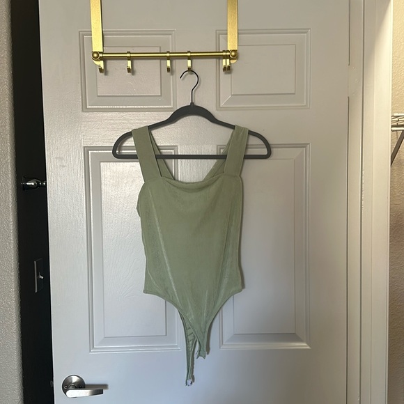 Top - Picture 1 of 1